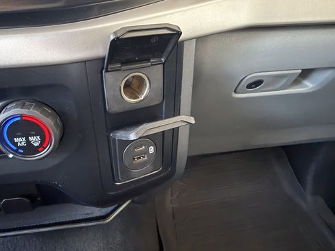 Used 2023 Ford F150 XLT image 27