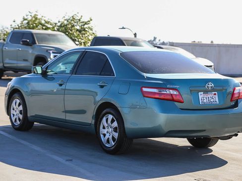 Used 2009 Toyota Camry LE FWD image 7