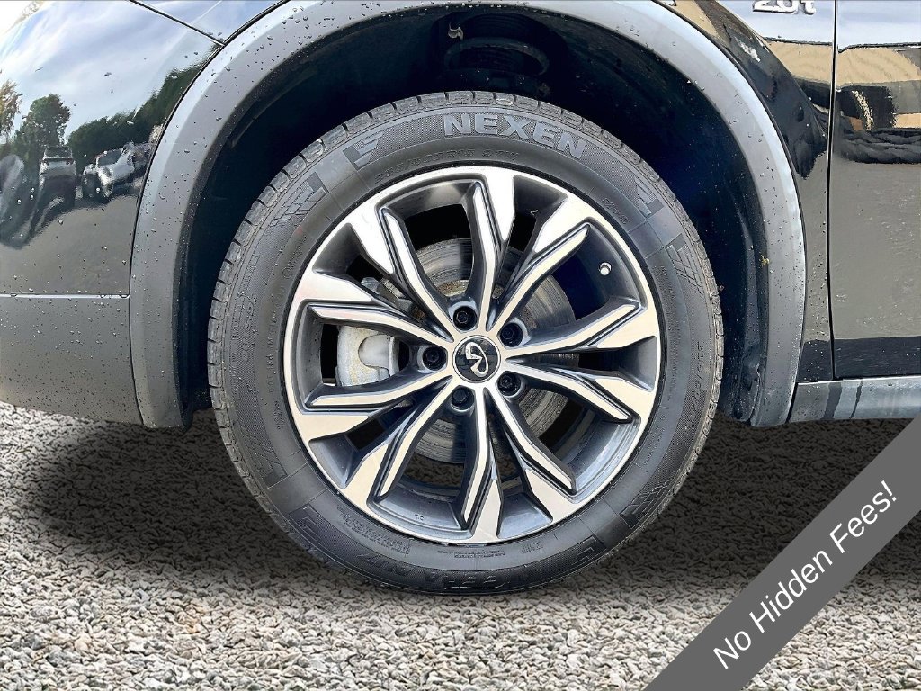 Used 2017 INFINITI QX30 AWD image 8