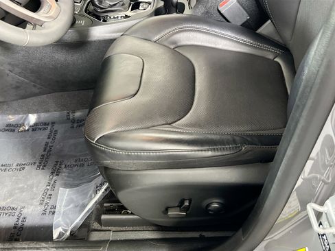 Used 2022 Jeep Cherokee Limited w/ Elite Package image 19