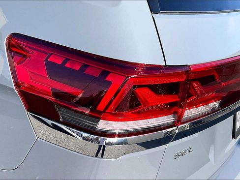 Certified 2025 Volkswagen Atlas SEL image 28