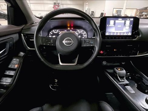 Used 2023 Nissan Rogue SL w/ SL Premium Package image 5