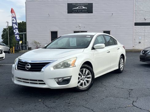 Used 2013 Nissan Altima 2.5 S FWD image 1
