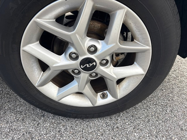 Used 2023 Kia Soul LX w/ LX Technology Package FWD image 14
