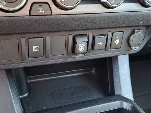 Certified 2020 Toyota Tacoma TRD Sport AWD/4WD image 23
