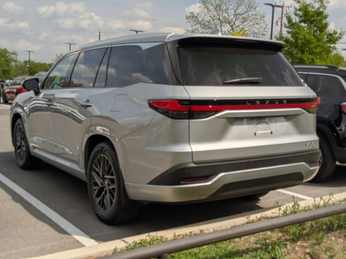 Used 2025 Lexus TX 350 AWD w/ Technology Package image 4