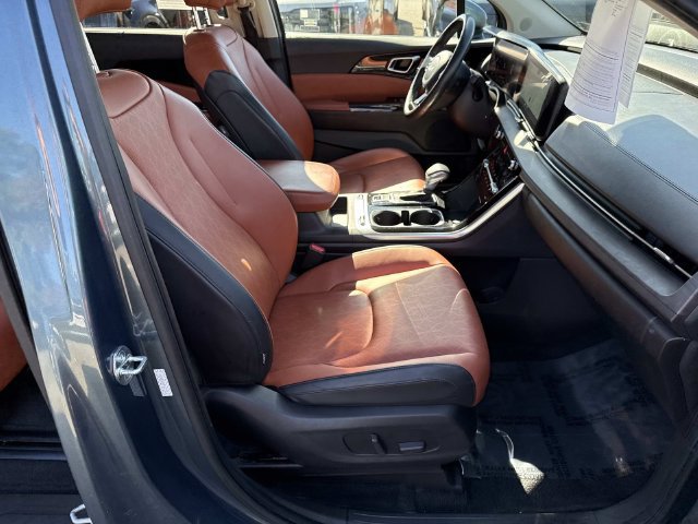 Used 2023 Kia Carnival SX FWD image 9
