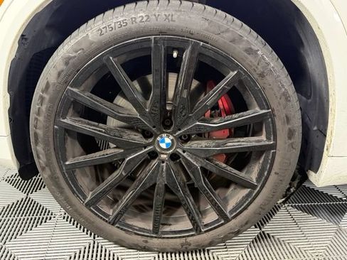 Used 2022 BMW X5 xDrive40i w/ M Sport Package AWD/4WD image 12