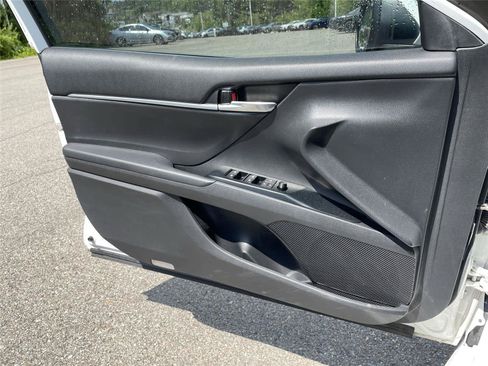 Used 2019 Toyota Camry SE w/ Convenience Package FWD image 20