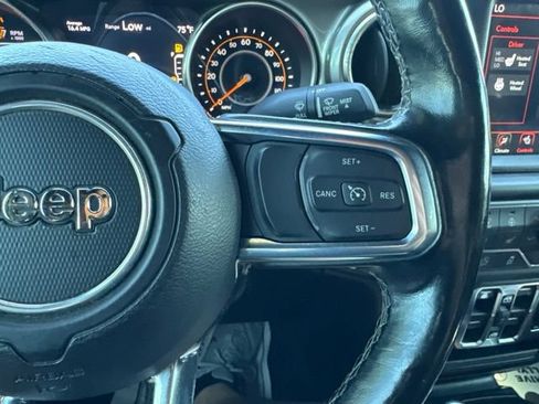 Used 2020 Jeep Wrangler Unlimited Sahara AWD/4WD image 25