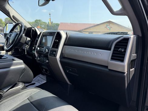 Used 2019 Ford F250 Lariat image 12