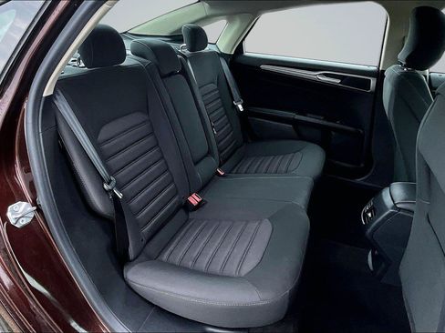 Used 2019 Ford Fusion SE FWD image 26