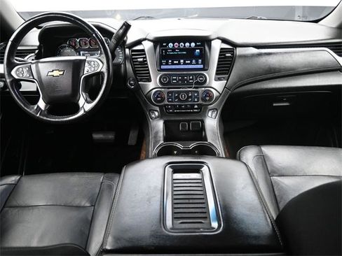 Used 2016 Chevrolet Suburban LT image 9