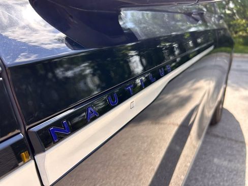 New 2026 Lincoln Nautilus Premier AWD/4WD image 41