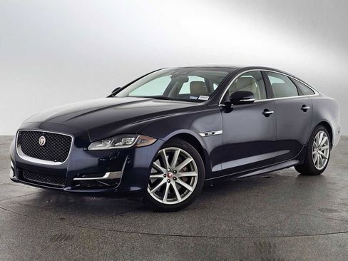 Used 2019 Jaguar XJ R-Sport image 1
