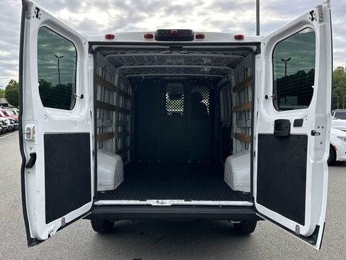 Used 2025 RAM ProMaster 2500 w/ U-Haul Equipment Group FWD image 14