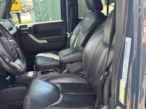 Used 2016 Jeep Wrangler Unlimited Rubicon AWD/4WD image 6