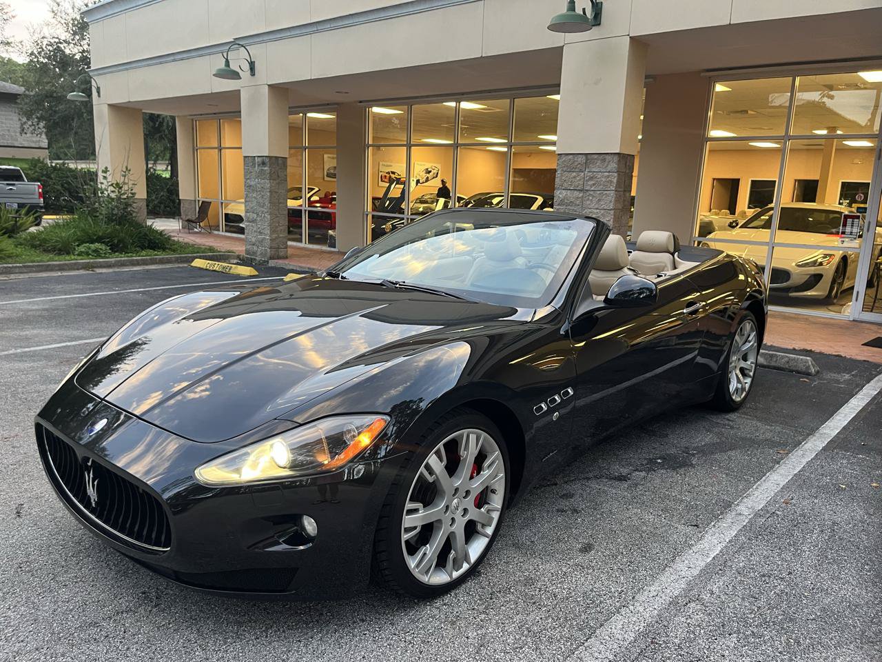 Used 2012 Maserati GranTurismo Convertible RWD image 11