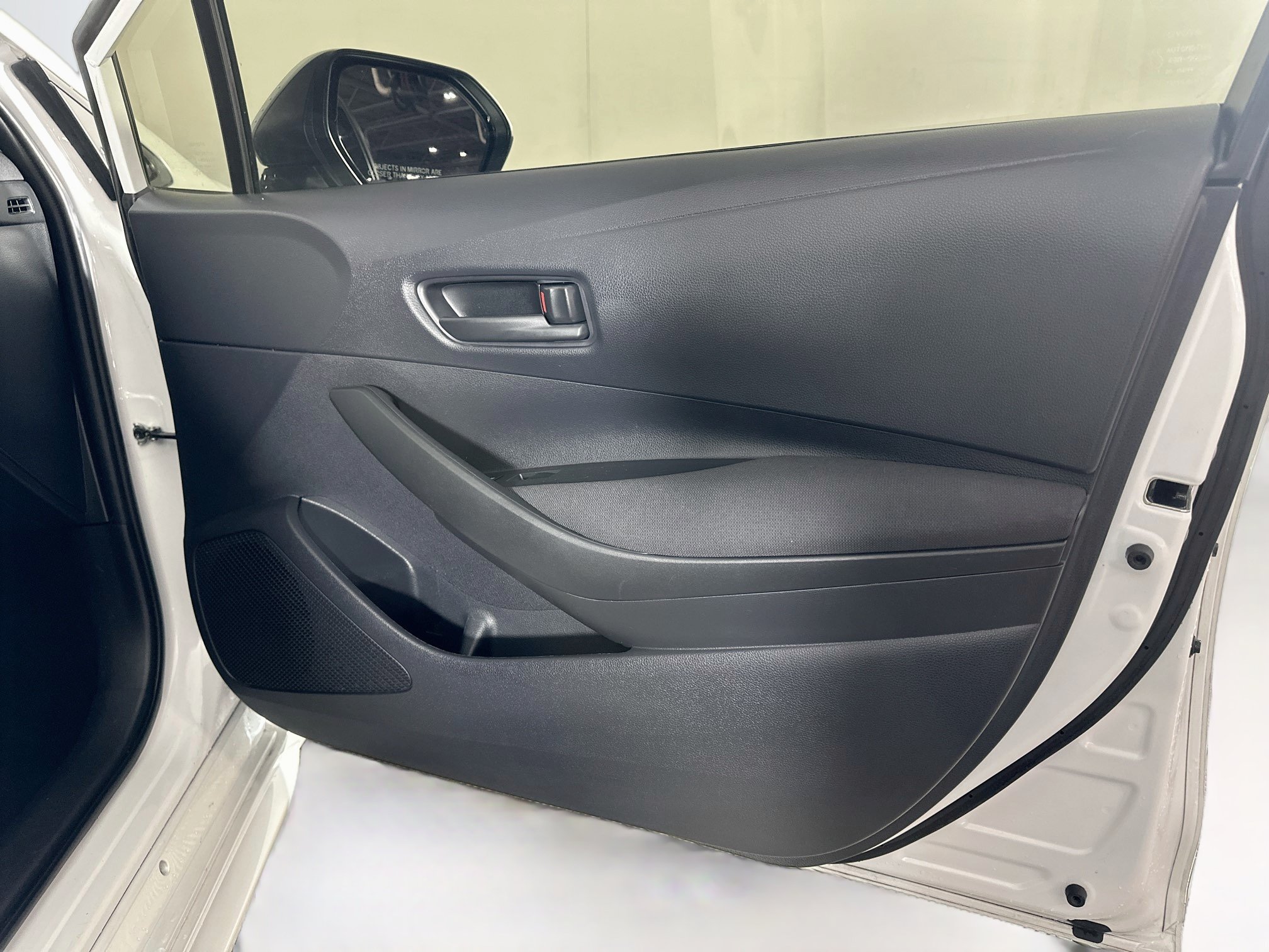 Used 2024 Toyota Corolla LE FWD image 29