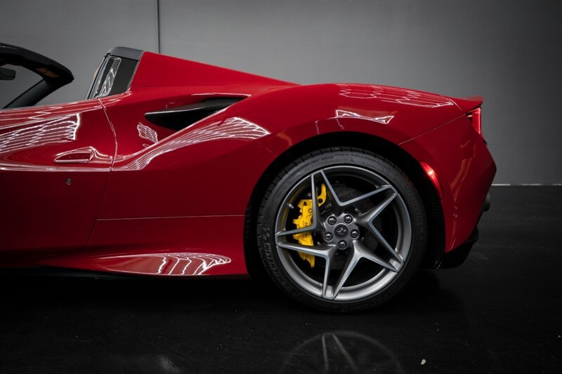 Used 2021 Ferrari F8 Tributo RWD image 6