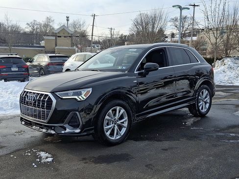 Certified 2025 Audi Q3 2.0T Premium w/ Convenience Package image 3