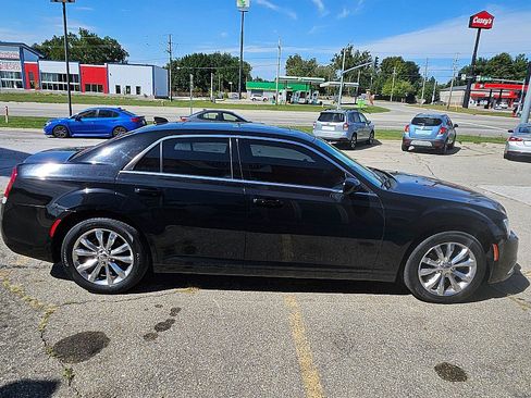 Used 2016 Chrysler 300 Limited AWD/4WD image 6