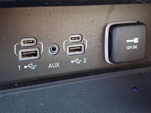 Used 2022 Jeep Grand Cherokee Altitude AWD/4WD image 23