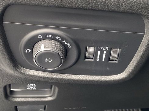 New 2025 Jeep Grand Cherokee L Limited w/ Luxury Tech Group II image 25