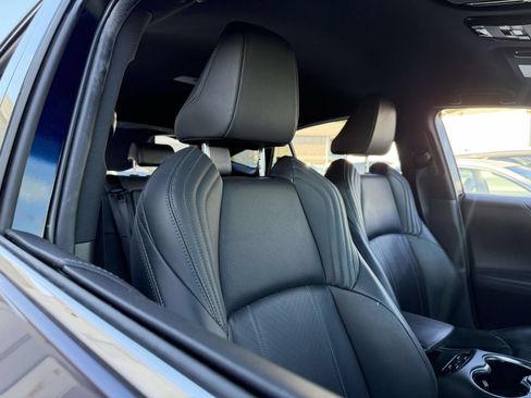 Used 2021 Toyota Venza XLE w/ Softex Package AWD/4WD image 11