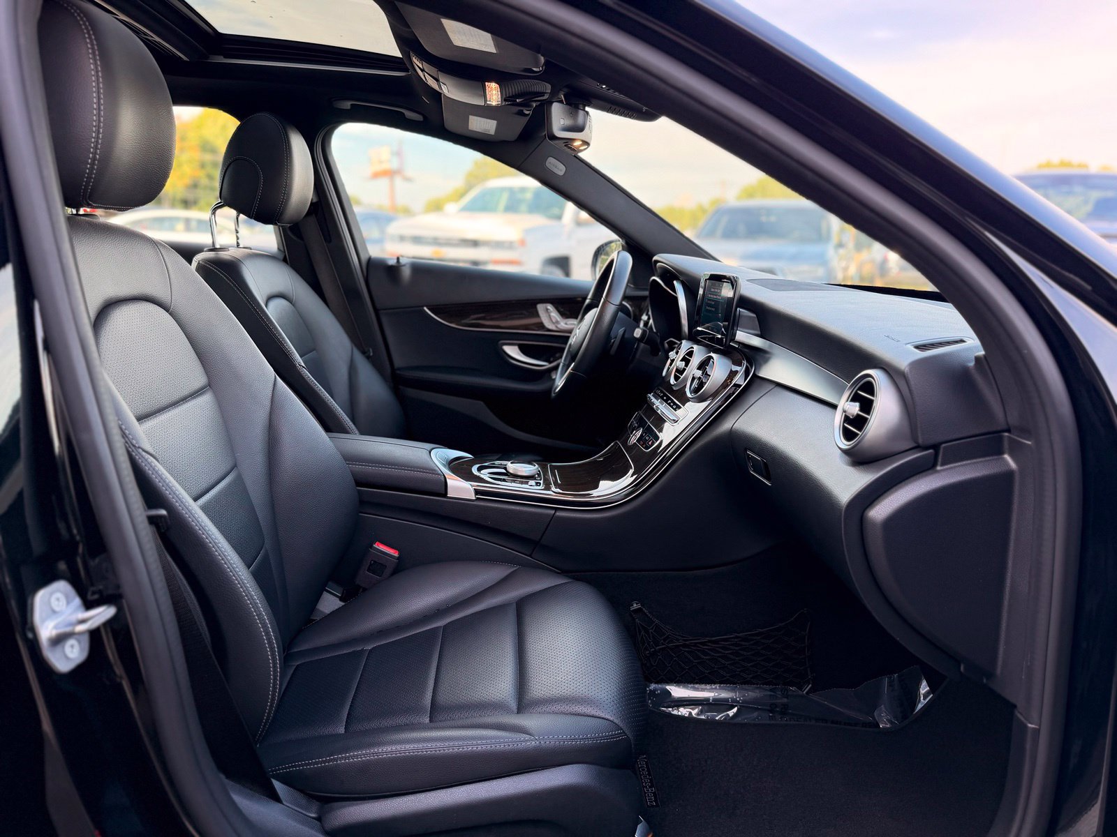 Used 2019 Mercedes-Benz C 300 Sedan image 25