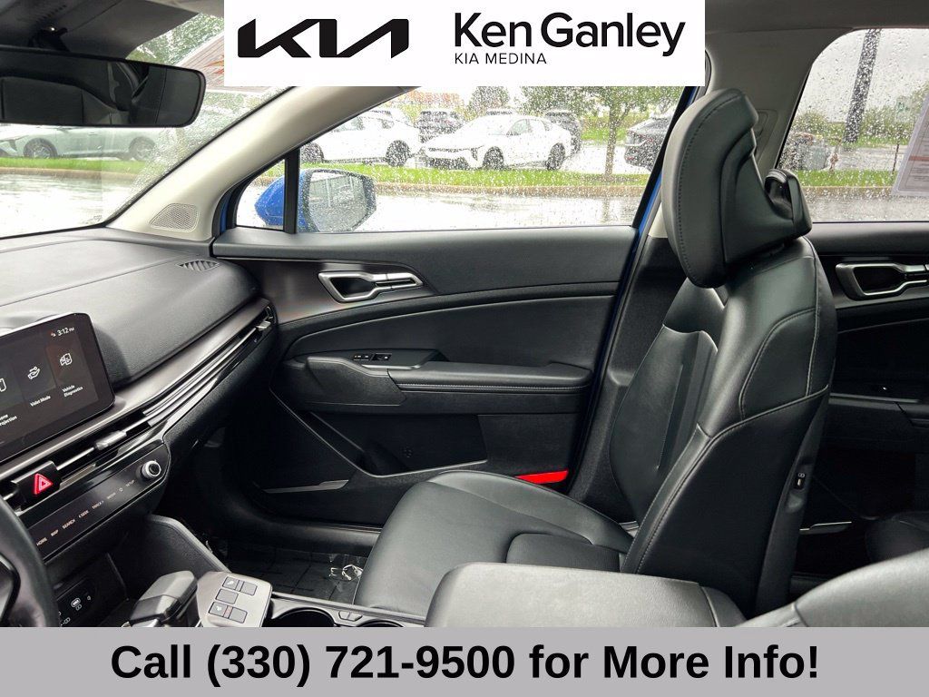 Certified 2026 Kia Sportage EX w/ EX Panorama Roof Package FWD image 39