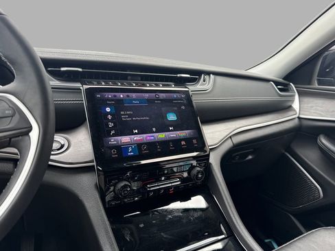 Used 2023 Jeep Grand Cherokee L Limited image 15