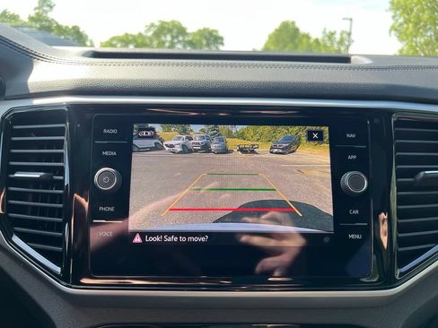 Certified 2023 Volkswagen Atlas Cross Sport SEL Premium R-Line AWD/4WD image 19