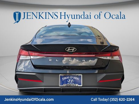 New 2026 Hyundai Elantra SE FWD image 6