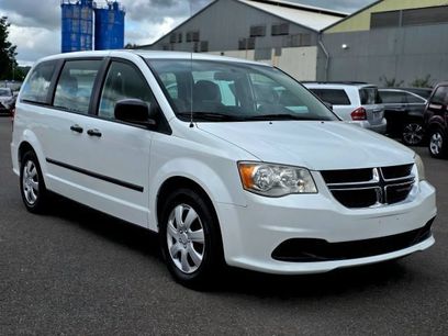 Used 2015 Dodge Grand Caravan American Value Package w/ UConnect Hands-Free Group