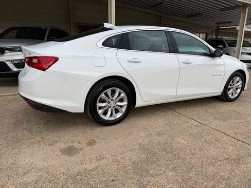 Used 2025 Chevrolet Malibu LT FWD image 4