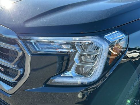 Used 2022 GMC Terrain AT4 w/ Infotainment Package II image 5