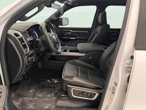 Used 2024 RAM 1500 Laramie AWD/4WD image 17