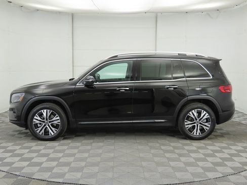 Certified 2025 Mercedes-Benz GLB 250 image 8