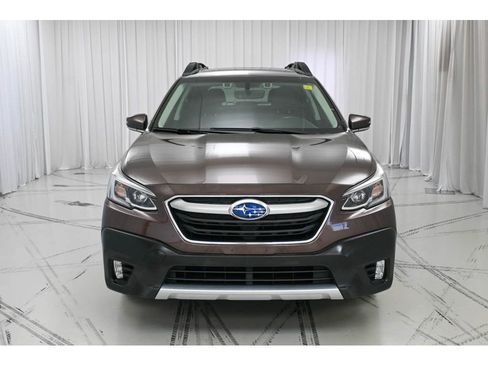 Used 2020 Subaru Outback Limited image 3