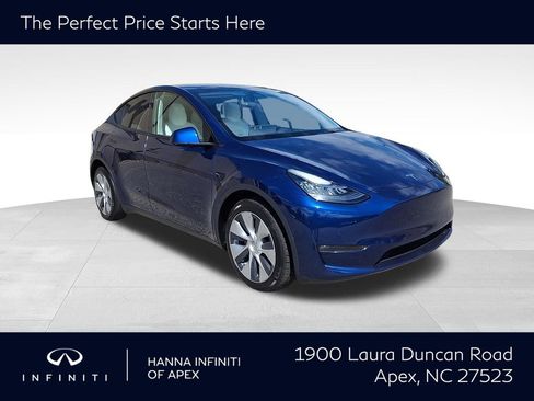 Used 2022 Tesla Model Y Long Range AWD/4WD image 1