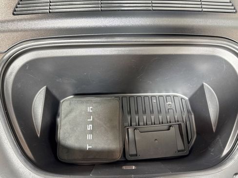 Used 2022 Tesla Model Y Long Range image 27