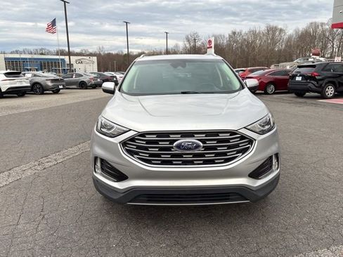 Used 2019 Ford Edge Titanium image 3
