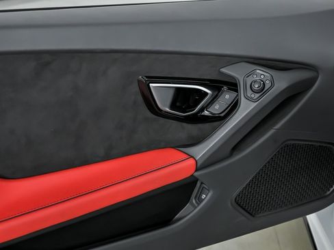 Used 2023 Lamborghini Huracan EVO RWD image 16