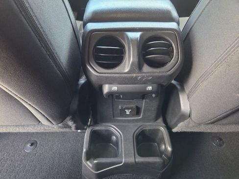 Used 2022 Jeep Wrangler Unlimited Sport w/ Sun And Sound Package AWD/4WD image 27