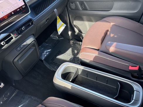 New 2025 Volkswagen ID. Buzz Pro S image 18