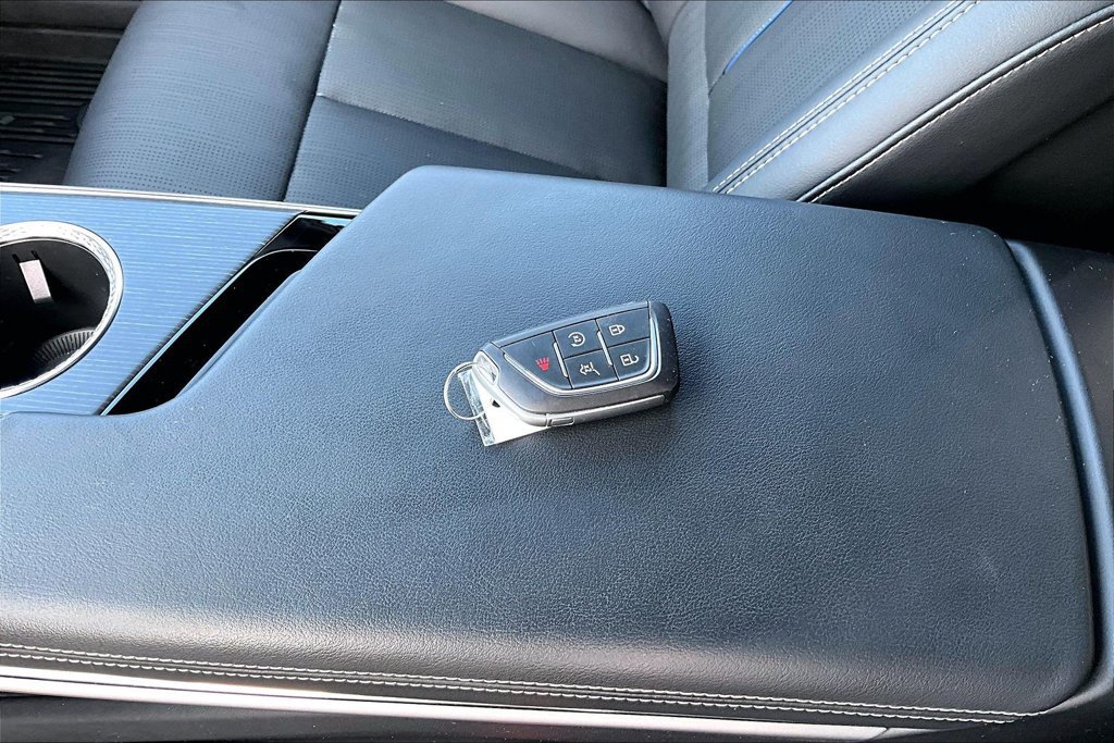 Used 2024 Cadillac Lyriq Sport w/ LPO, Floor Liner Package AWD/4WD image 10