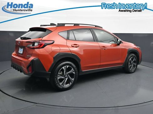 Used 2025 Subaru Crosstrek 2.5i Premium AWD/4WD image 10