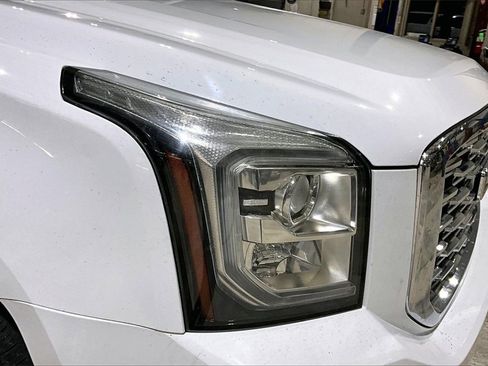 Used 2018 GMC Yukon XL SLT image 26