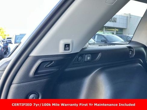 Used 2024 Jeep Grand Cherokee Limited w/ Luxury Tech Group II AWD/4WD image 16